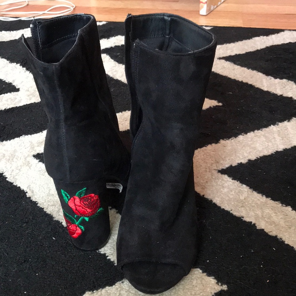 Black heel open toe booties